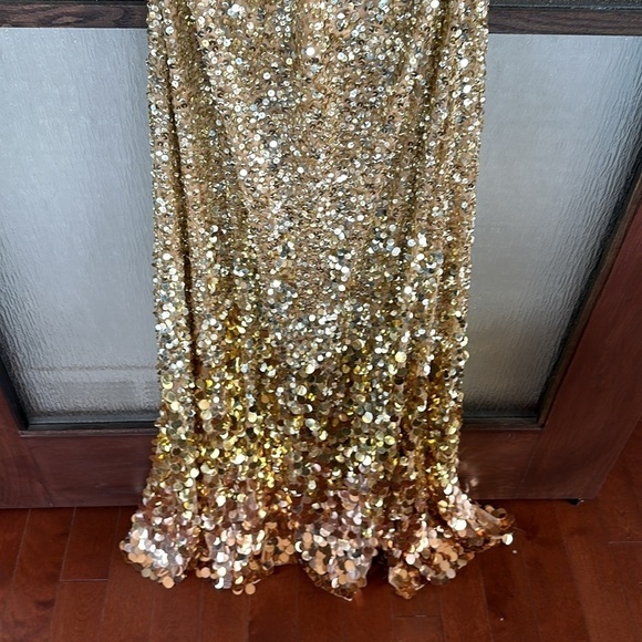 Mac Duggal Thin Strap Cut Out Gown With Ombre Sequins size 10 Sold out size! - Picture 11 of 15